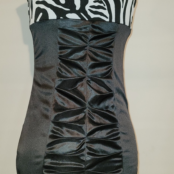 Pompous girly zebra top with ruffles - Picture 3 of 6